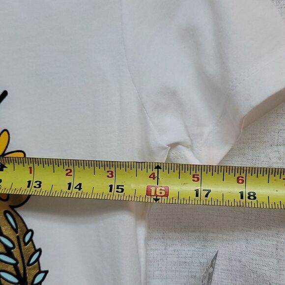 NWT F.R.I.E.N.D.S Teeshirt    - Picture 8 of 9